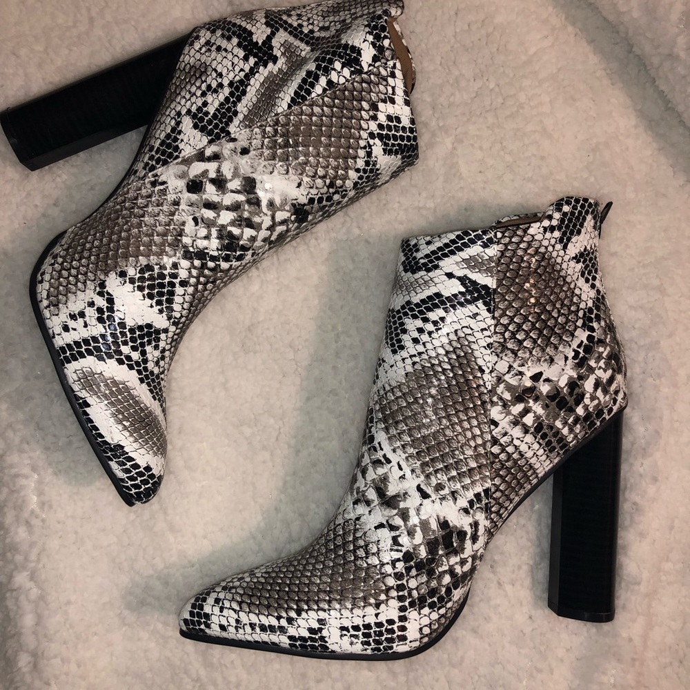 Snake booties